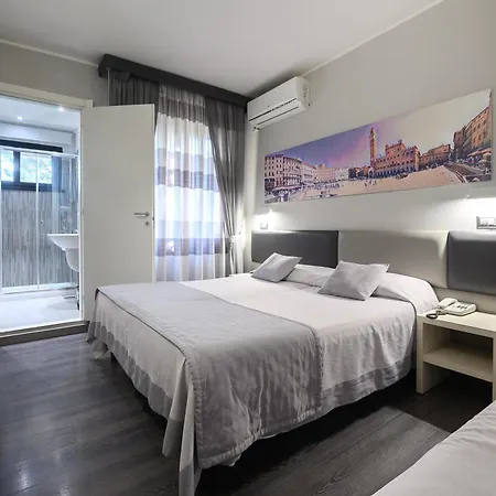 Anna Nord Hotell Siena